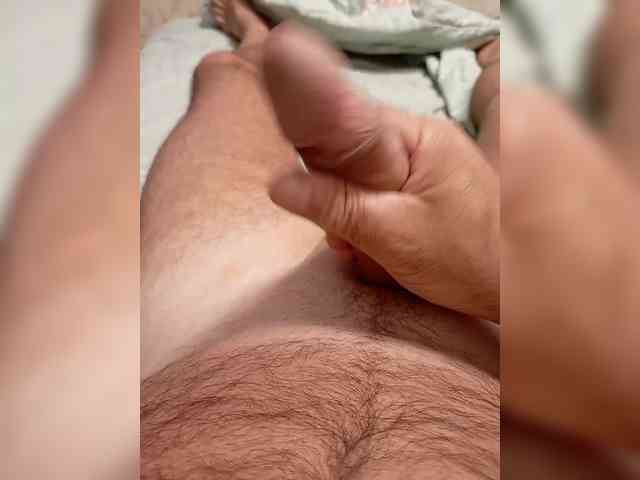 Sdobshsdub (47, White Cam Boy) performing ass fucking.