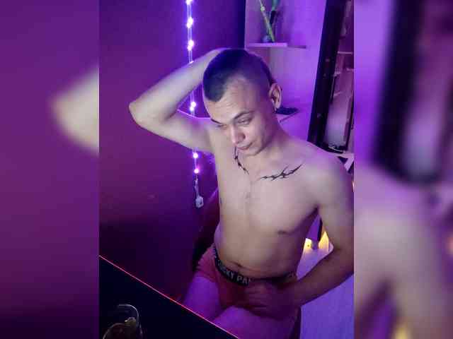 Artemis (25, Hispanic Cam Boy) performing Live Sex.
